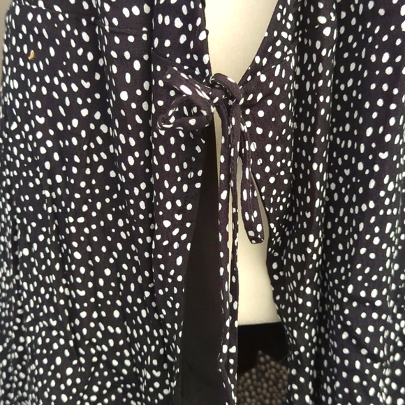 NWOT Harper Heritage Wrap Around Top Size S - Picture 3 of 5